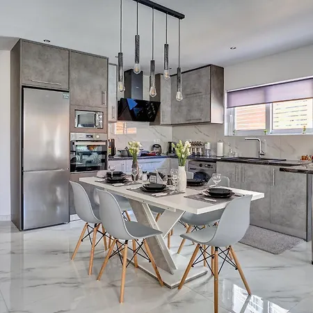 Sea & Joy House Apartment *